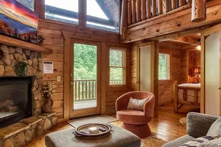 Stunning Smoky Mountain Cabin Retreat